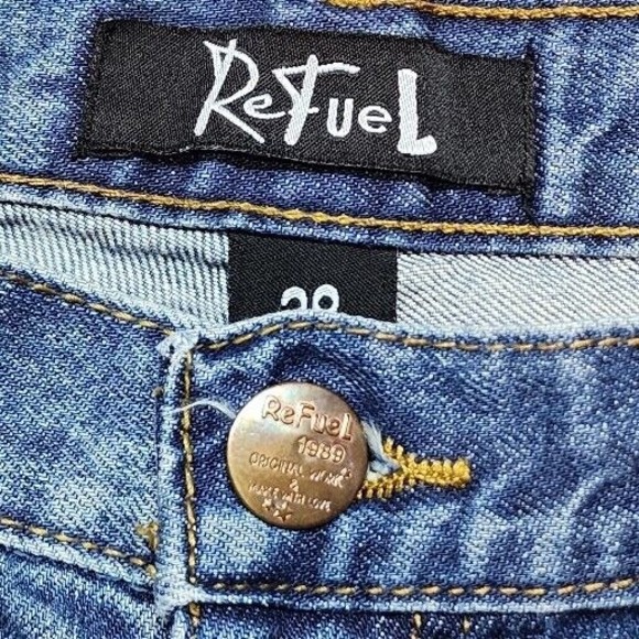 Refuel Light Wash Distress Holes/Rips Denim Men's Shorts  Blue Size 38 - Picture 3 of 8